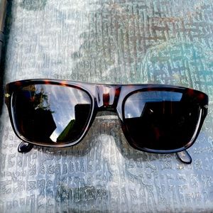 Persol men’s sunglasses. Tortoise frame polarized lenses hand made in Italy